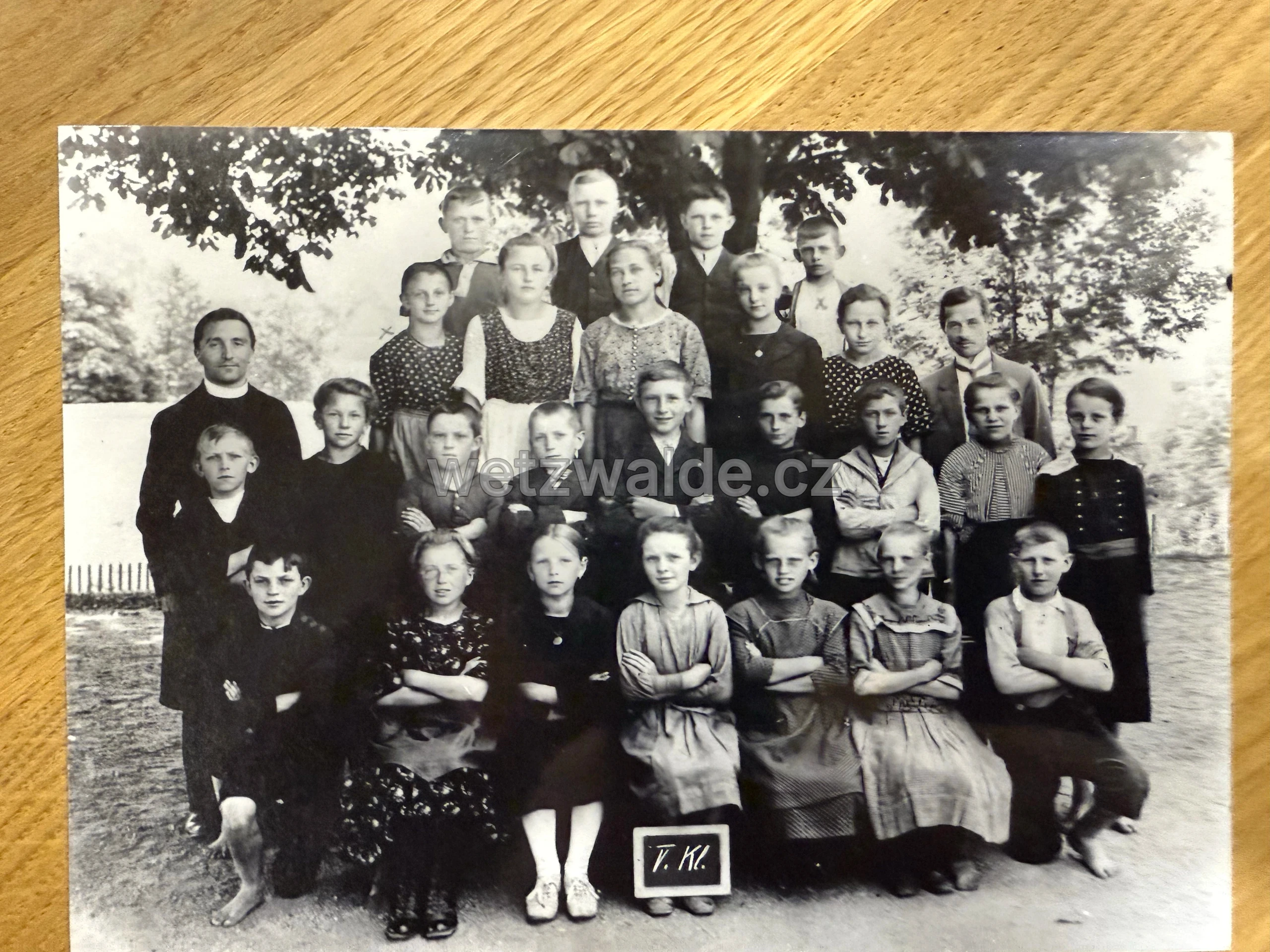 Unikátní vysvědčení a fotografie ze školy Wetzwalde z roku 1922.-1