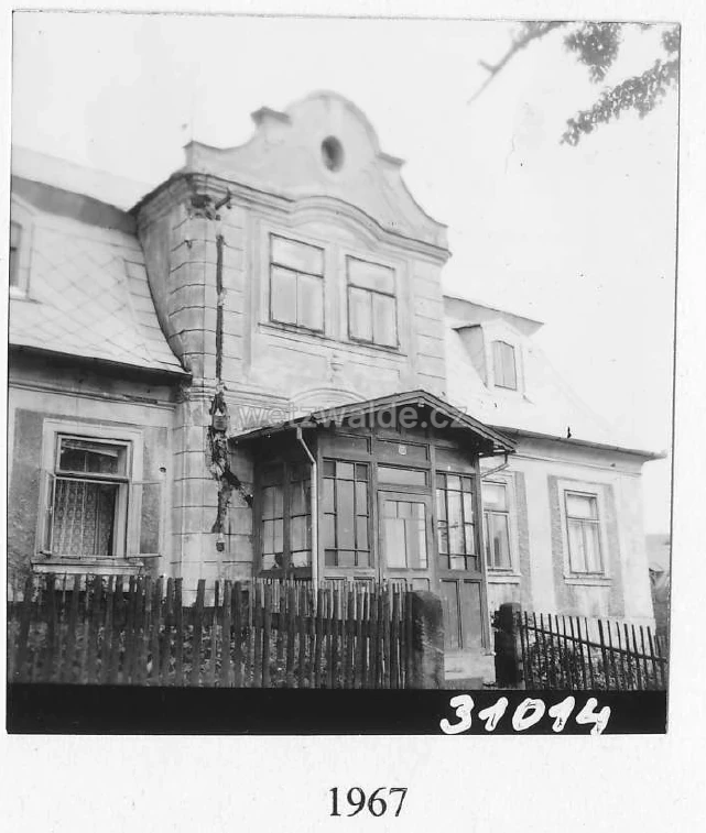 Farní budova 8.