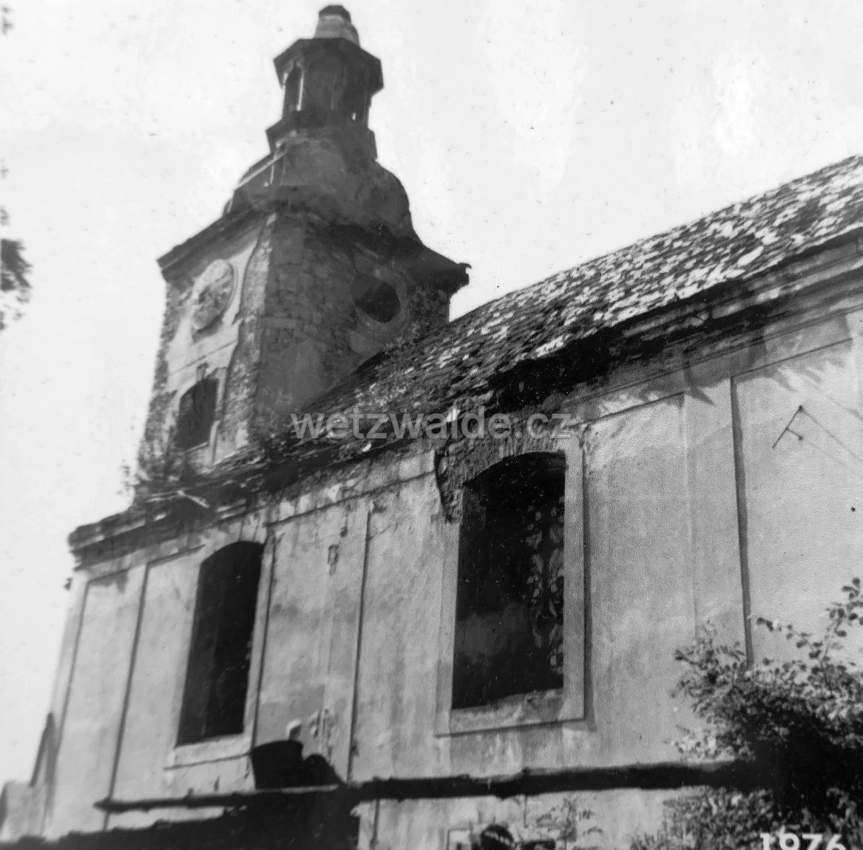 Kostel před demolicí v roce 1976-a.