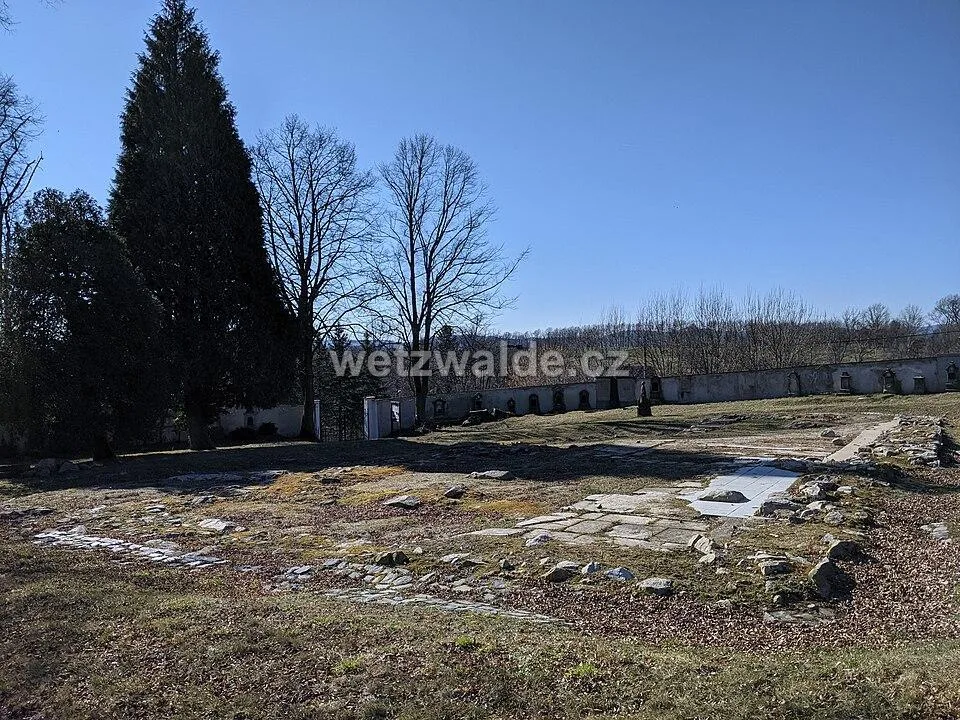 Základy kostela sv. Jakuba Většího, zbořeného v roce 1976.