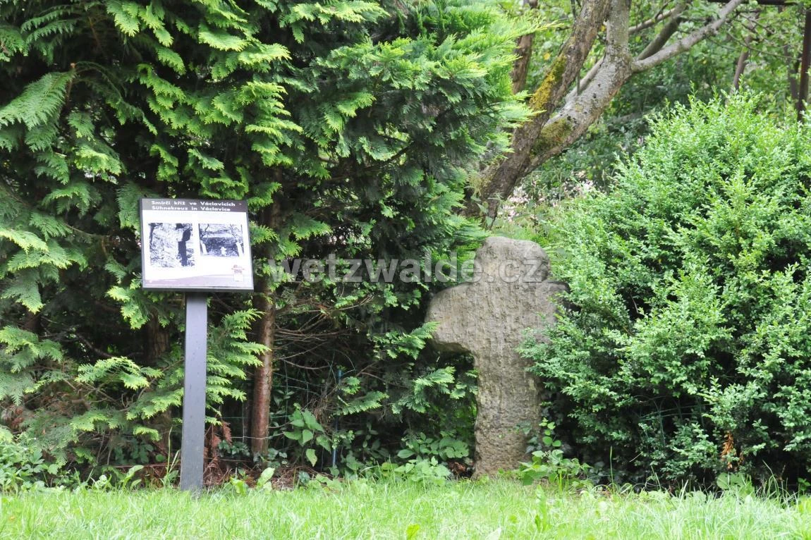 Smírčí kříž ve Václavicích