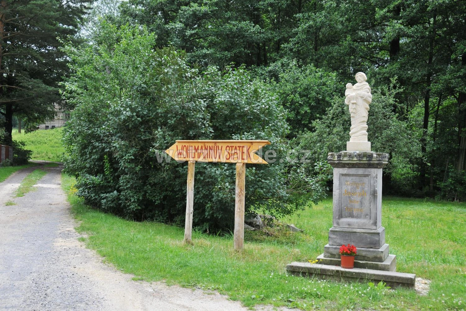 Socha sv. Josefa ve Václavicích